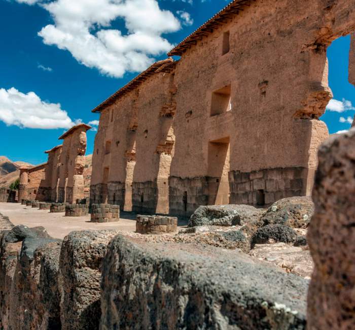 Bus Nocturno Directo Cusco - Puno + Lago Titicaca Full Day Uros y Taquile + Bus Directo (Retorno)
